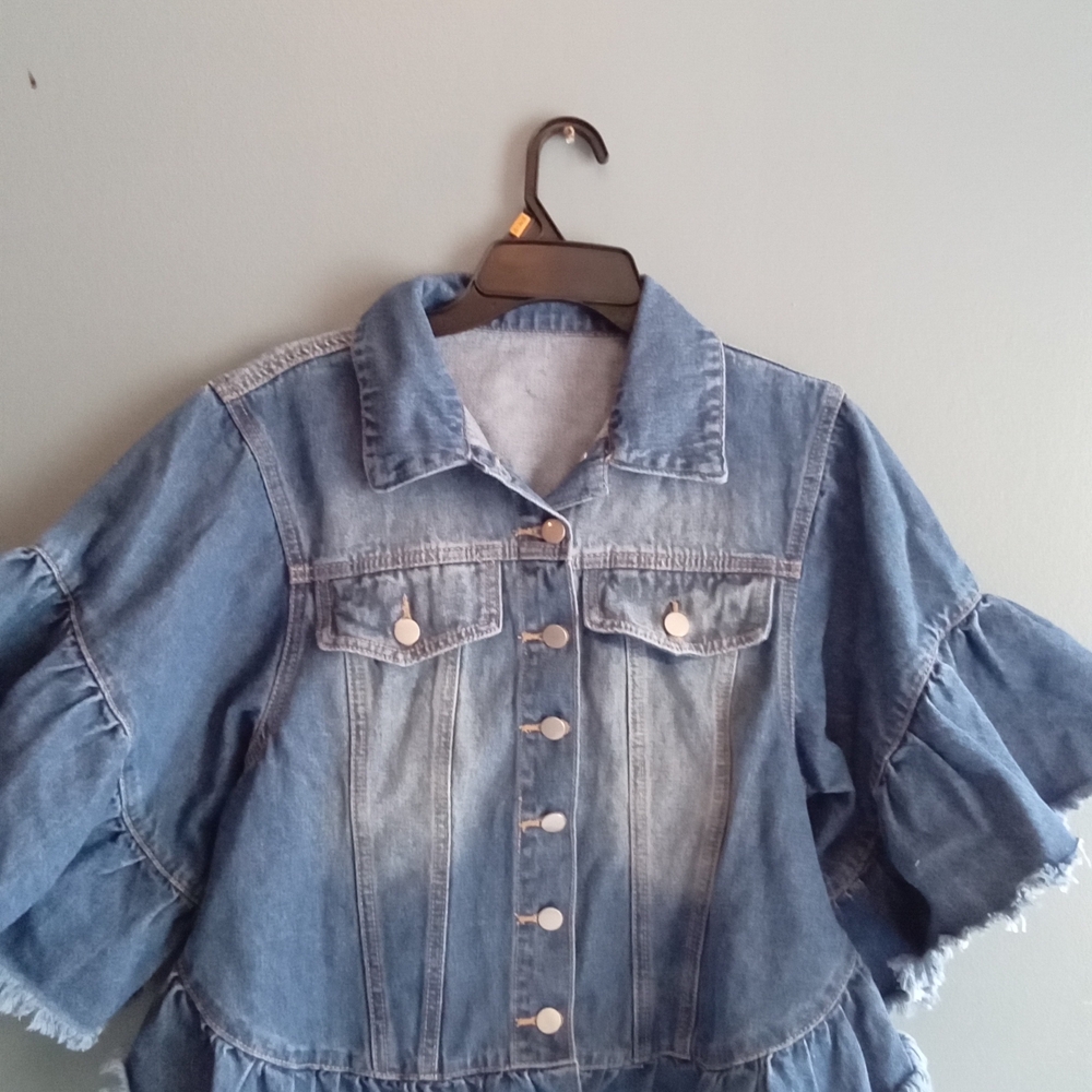 Denim Jacket Ruffle Sleeve Frayed Hem Cropped Blue Jean‎ Shacket
